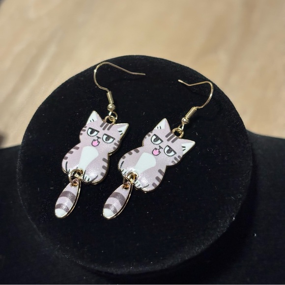 Cute Hungry/Annoyed Tabby Cat with Dangle Tail, Hook Earrings - Cute Kitty Cat - Picture 4 of 10